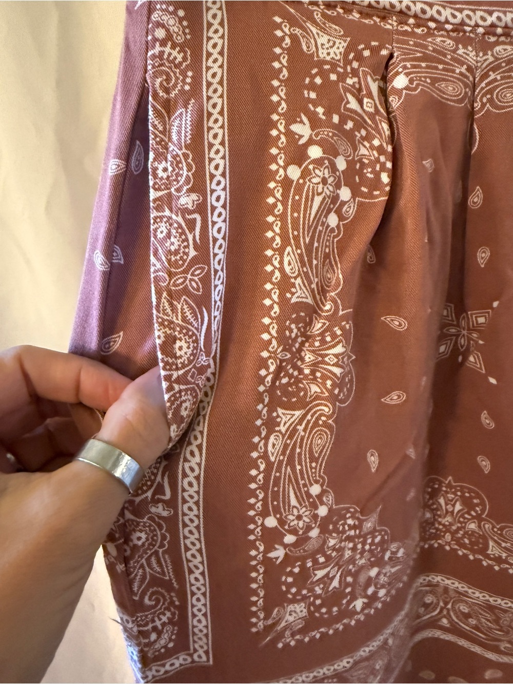 Women's Printed Wide-Leg Pants - Dusty Rose - Picture 7 of 10